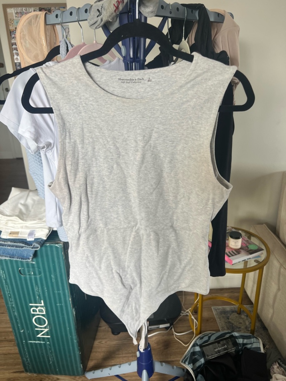 Abercrombie & Fitch Heather Gray Crew Neck Top